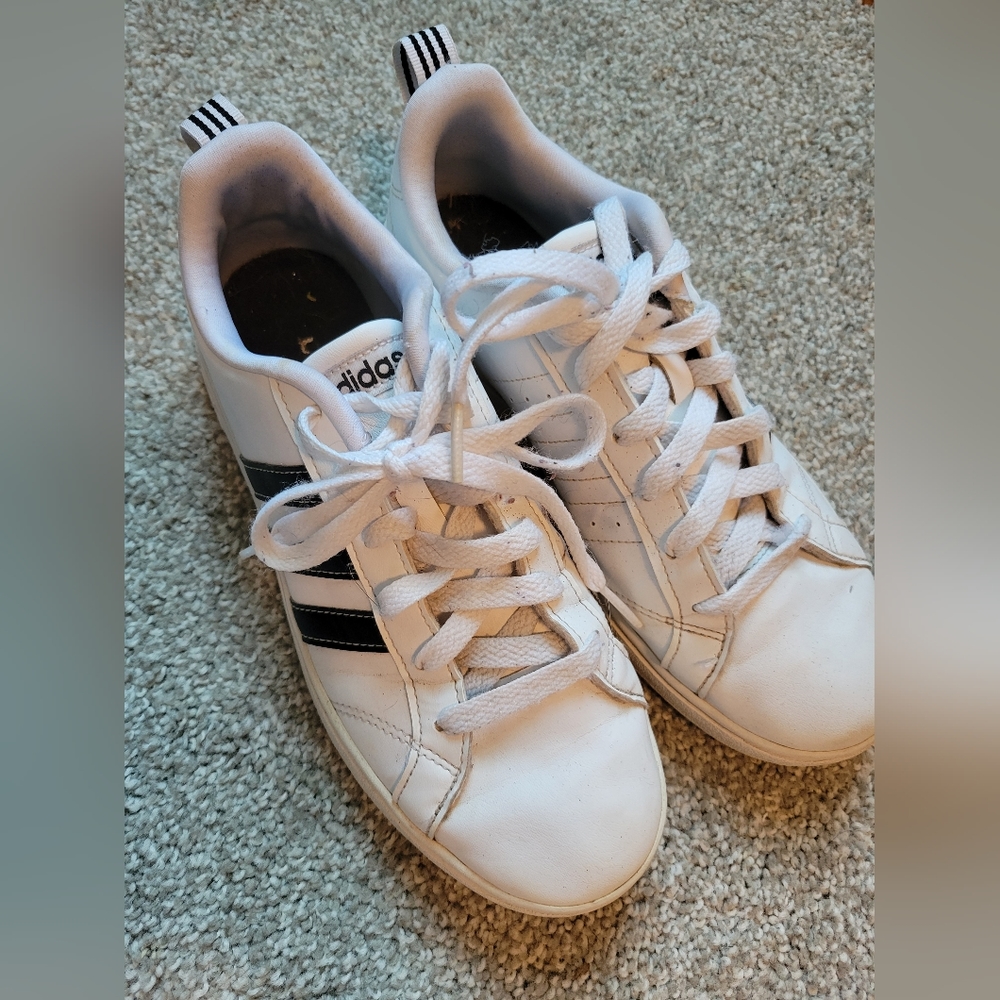 Adidas Sneakers